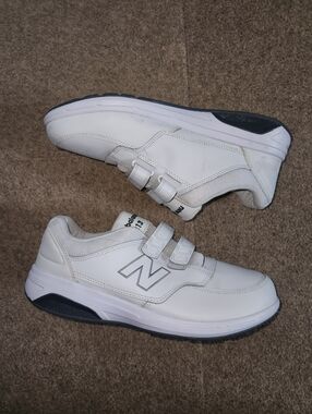 Mens New Balance White Casual Walking Shoes | Hook And Loop | Mens US 10.5